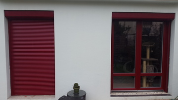 Offrez Confort et Sécurité à Mamie avec Nos Volets Roulants Motorisés !