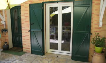 Volets battants ouverts