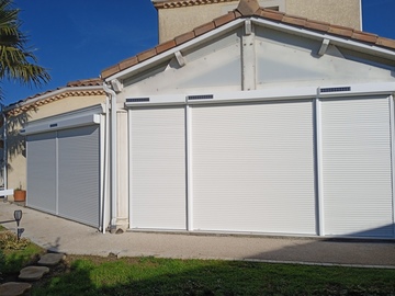 Offrez Confort et Sécurité à Mamie avec Nos Volets Roulants Motorisés !